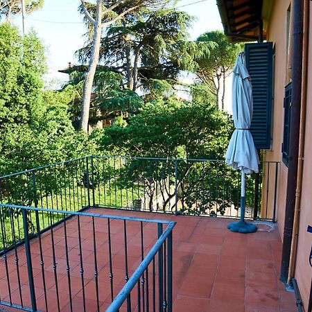 Chic Apt In Villa - Dolcevita Holiday Florencia Exterior foto
